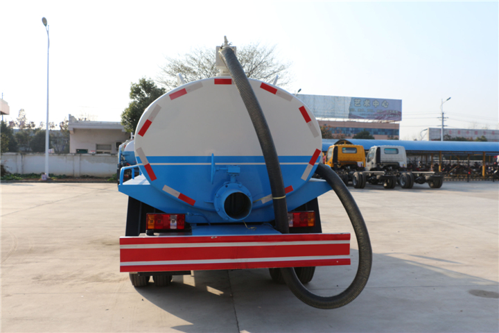 福田4.5方不上戶小卡之星吸糞車(chē)