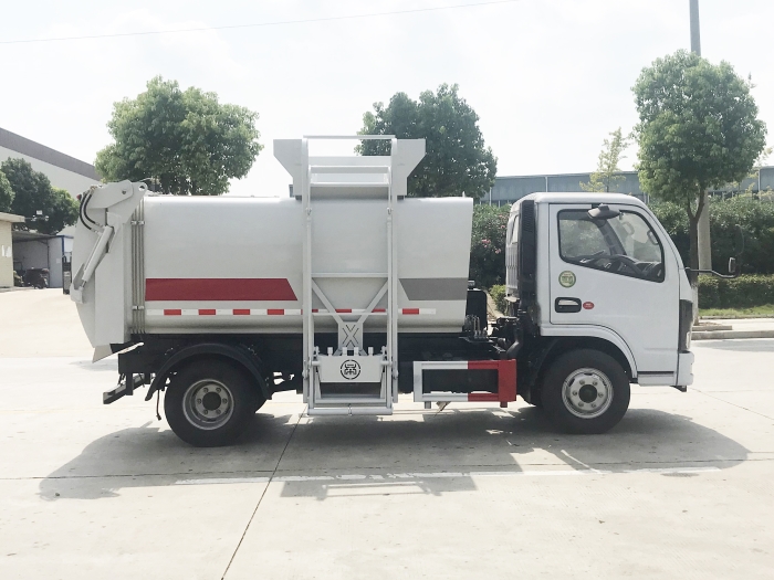 東風多利卡餐廚垃圾車